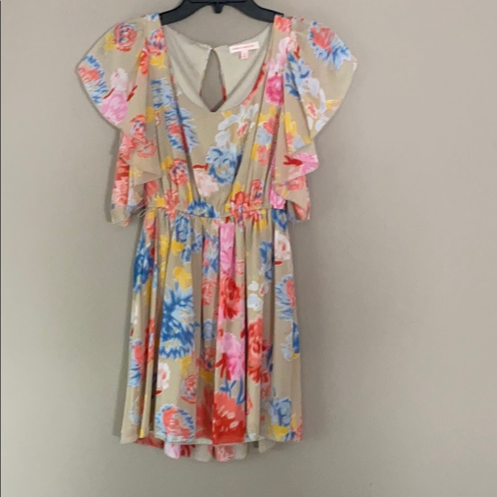 Flutter sleeve floral dress